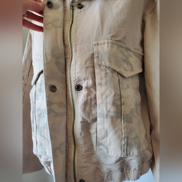 ANTHROPOLOGIE HEI HEI beige camo jacket  size large. NEW WITH TAGS - Picture 4 of 11